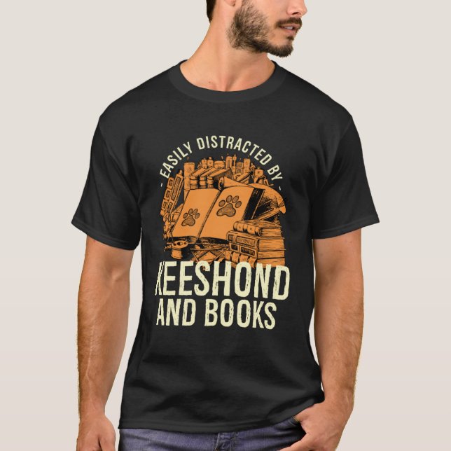 Camiseta Easily Distracted By Keeshond And Books German Spi (Anverso)