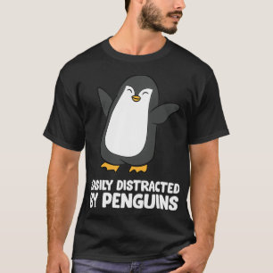 Camiseta Easily Distracted By Penguins Funny Penguin Pullov