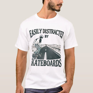 Camiseta Easily Distracted by Skateboard t-shirt