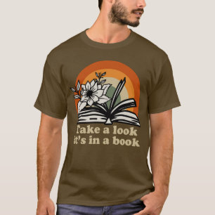 Camiseta Echa Un Vistazo A Un Libro Funny Rainbow Bookworm 