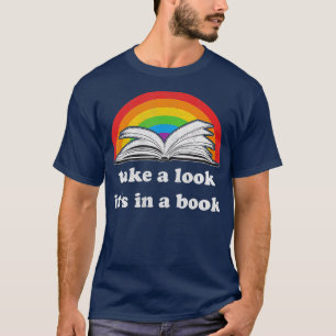 Camiseta echar un vistazo a su en un libro leyendo retro vi