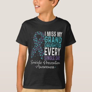 Camiseta Echo de menos a mi nieta cada día antes del suicid