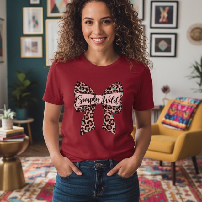 Camiseta Eclectic Style Women's T-Shirt - Red with Leopard  (Subido por el creador)