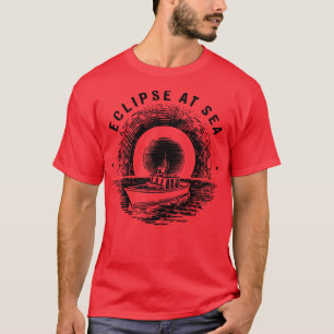 Camiseta eclipse en el mar