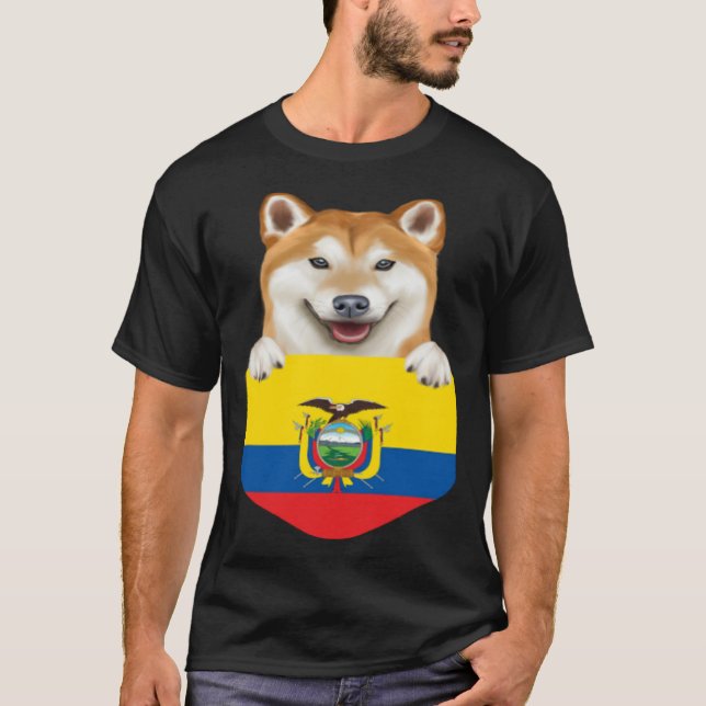 Camiseta Ecuador Flag Shiba Inu Dog In Pocket (Anverso)
