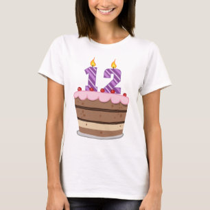 Camiseta Edad 12 en la torta de cumpleaños