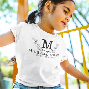 Camiseta Edad De Monograma De Nombre Blanco Y Negro Persona