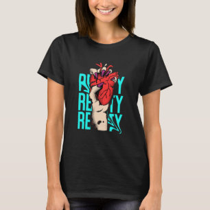 Camiseta Edgy Hand & Heart Graphic – Ilustración audaz de a