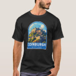 Camiseta Edimburgo Escocia Viaje Arte Vintage<br><div class="desc">Diseño de viaje vectorial retro de Edimburgo. Edimburgo es la compacta y montañosa capital de Escocia. Cuenta con un casco antiguo medieval y un elegante pueblo georgiano con jardines y edificios neoclásicos.</div>