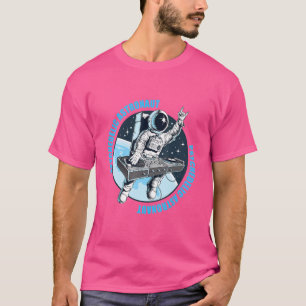 Camiseta EDM DJ de astronauta psicodélico en el espacio ult