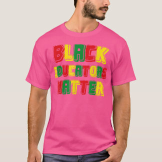 Camiseta Educadores del Orgullo entregan a profesor de Hist