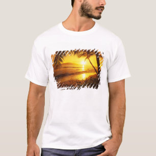 Camiseta EE. UU., Hawái, Maui, Puesta de sol colorida en un