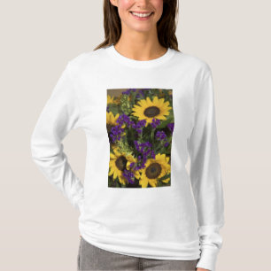 Camiseta EE. UU., primer plano de arreglo floral de novia,