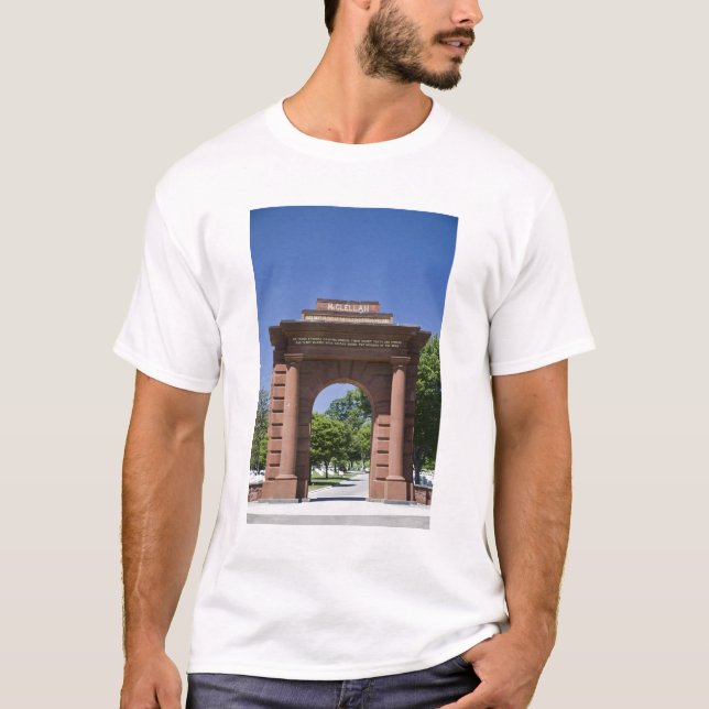 Camiseta EE. UU., VA, Arlington. Puerta McClellan en Arling (Anverso)