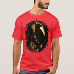Camiseta Eerie Raven Silhouette Contra Un Moo Brillante