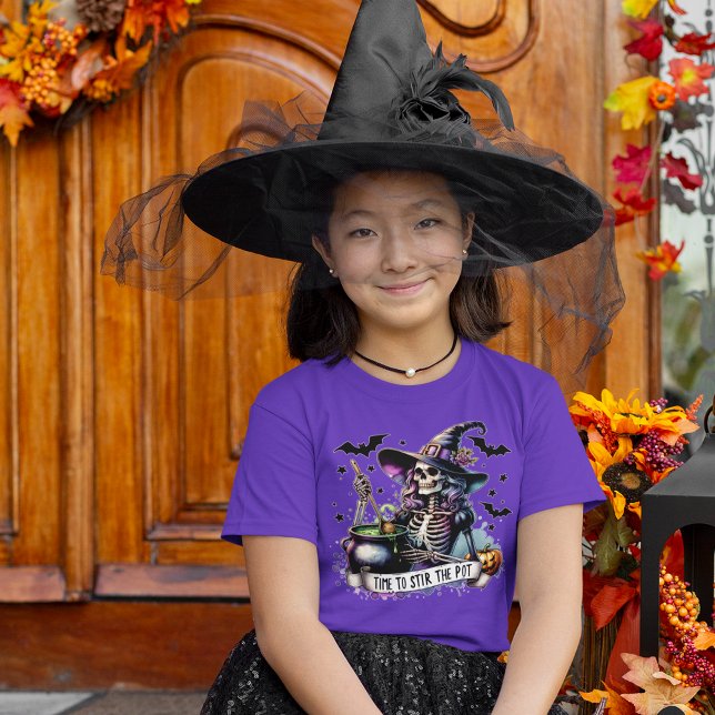 Camiseta Eerie Witch Skeleton Cauldron Halloween (Order in time for Halloween!)