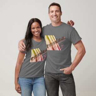Camiseta Efectos metálicos multicolores de libertad escrito