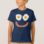 Camiseta Eggs Bacon<br><div class="desc">¡Un desayuno con cara! Esta cara feliz está hecha de dos huevos (cara soleada hacia arriba,  por favor) y un trozo curvo de tocino. ¡Una graciosa camiseta gráfica para mostrar tu amor por el desayuno!</div>
