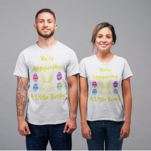 Camiseta Eggspecting A Little Bunny
