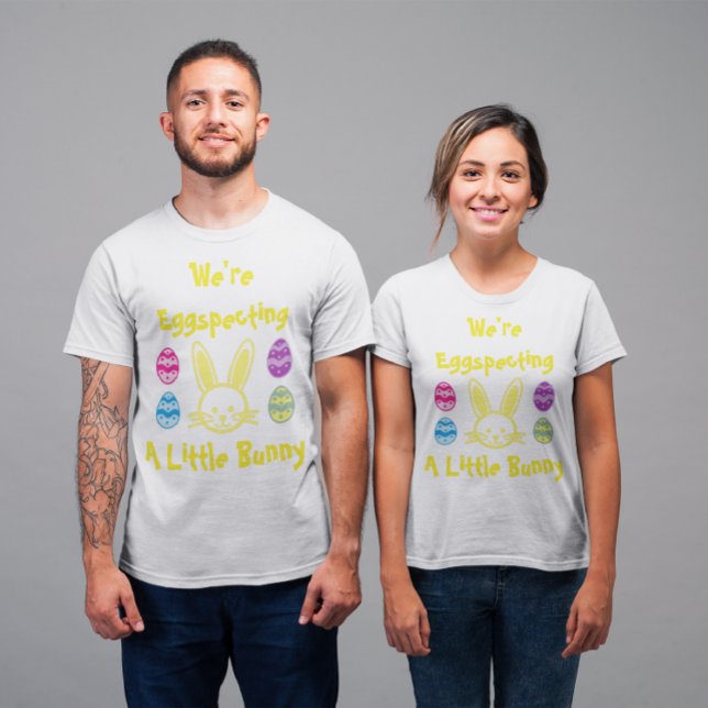 Camiseta Eggspecting A Little Bunny (Subido por el creador)