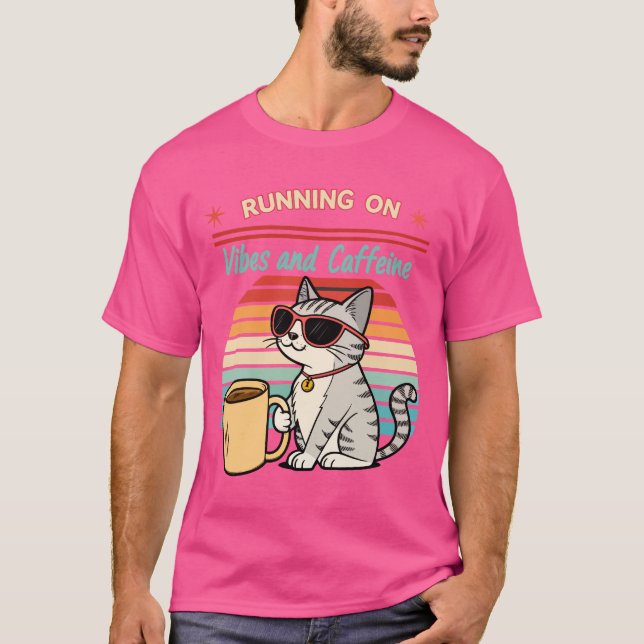 Camiseta Ejecutando en vibraciones y cafeína - Retro de gat (Anverso)