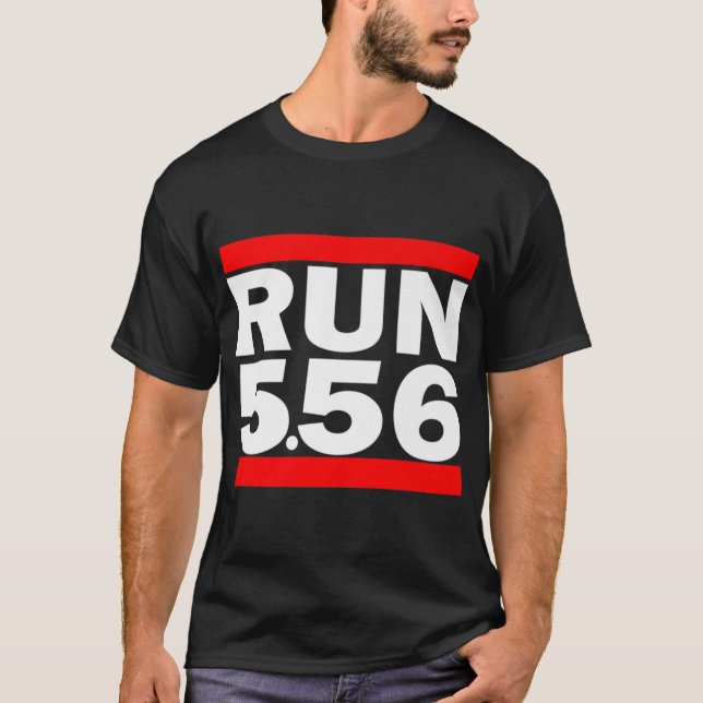Camiseta Ejecutar 5.56 Largo Pistola AR 15 Premium (Anverso)