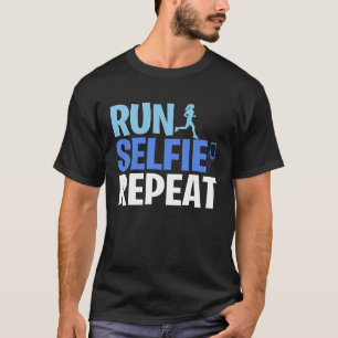 Camiseta Ejecutar meme de ejecución divertida de repetición