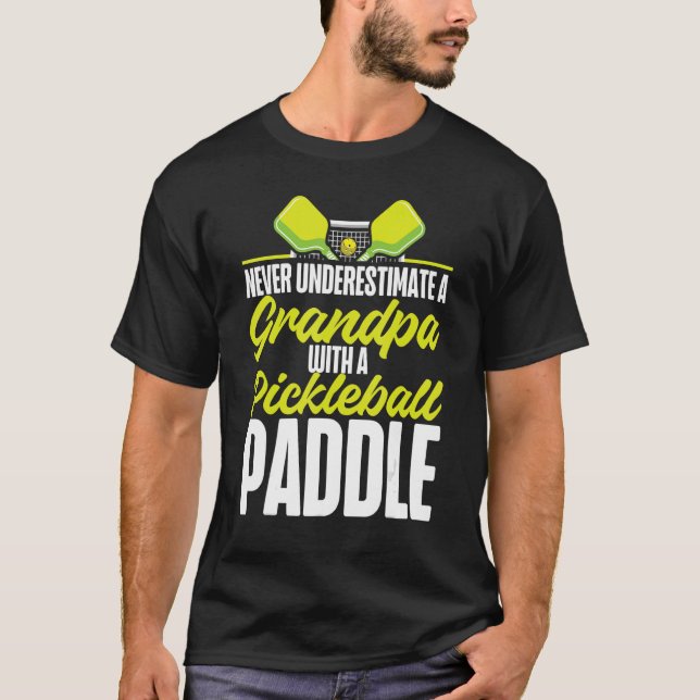 Camiseta El abuelo de las pelotas nunca subestima al abuelo (Anverso)