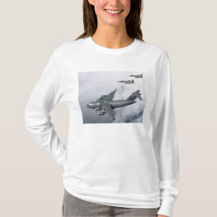 Camiseta El acompañamiento de F-15B Eagles el primer