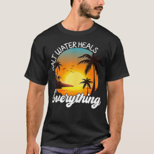 Camiseta El agua salada cura todo el vino retro de verano d