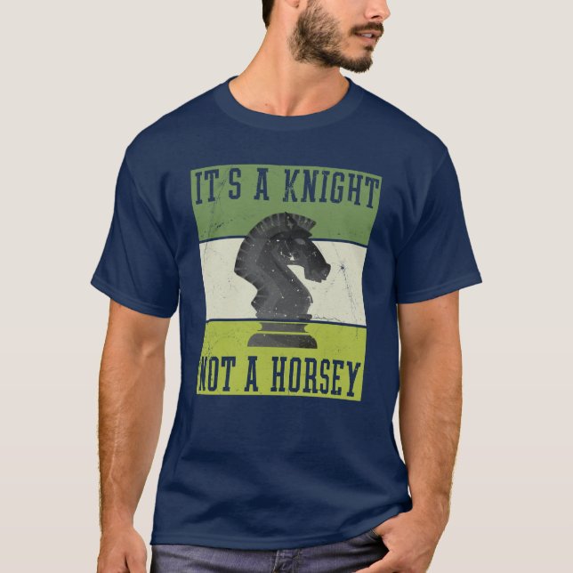 Camiseta El ajedrez divertido es un caballero, no un regalo (Anverso)