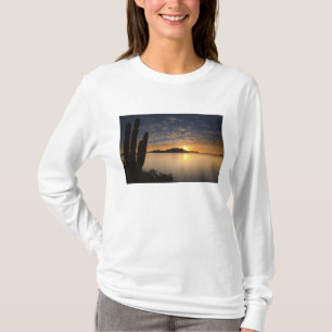 Camiseta El amanecer sobre Isla Danzante en el Golfo de