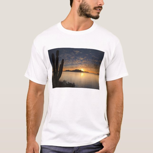 Camiseta El amanecer sobre Isla Danzante en el Golfo de (Anverso)