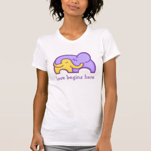 Camiseta El amor de la nueva madre empieza aquí el elefante