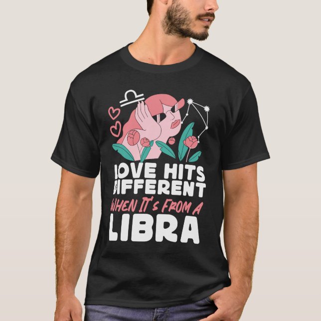 Camiseta El amor de Libra Zodiac es diferente cuando es de  (Anverso)