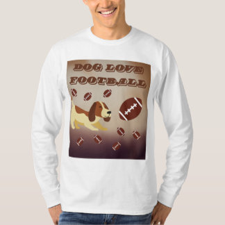 Camiseta El amor del perro lindo jugando al fútbol