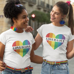 Camiseta El amor es amor corazón arco iris orgullo LGBTQ ca<br><div class="desc">Una camiseta colorida con un gran corazón con los colores de la bandera arcoíris LGBTQ, con la leyenda del personalizable "El amor es el amor" con un caracter negro de mayúsculas y minúsculas. Usa esta camiseta de conciencia del orgullo gay para mostrar al mundo que eres un orgulloso miembro de...</div>