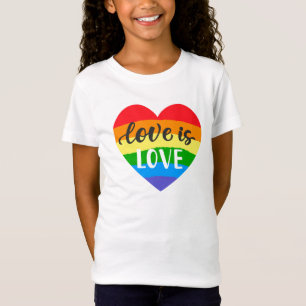 Camiseta El amor es amor corazón arcoiris
