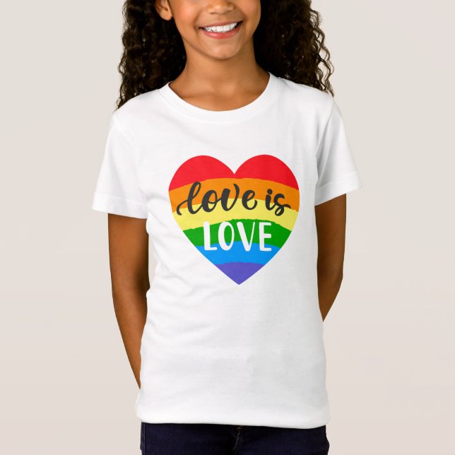 Camiseta El amor es amor corazón arcoiris (Anverso)