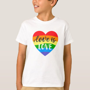 Camiseta El amor es amor corazón arcoiris