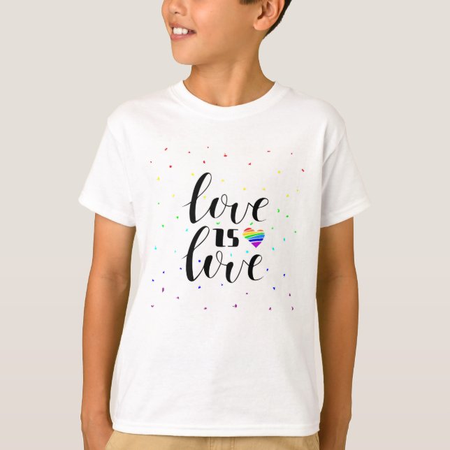 Camiseta El amor es amor| Corazones arco iris (Anverso)