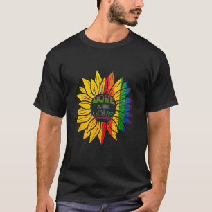 Camiseta El amor es amor LGBTQ bandera arcoiris aliado del 