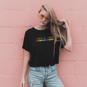 Camiseta El amor es amor orgullo gay LGBTQ corazones arcoir