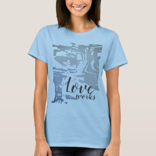Camiseta "El amor funciona" Patrón de la isla Gray Blue Ba