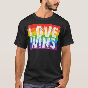 Camiseta El amor gana a los LGBT, el orgullo lésbico, el or