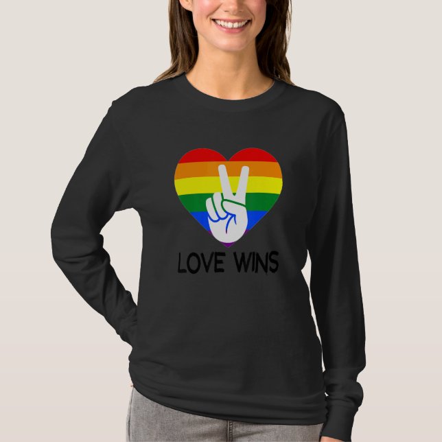 Camiseta El Amor Gana Bandera Arcoiris Corazón Orgullo Gay  (Anverso)
