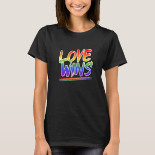 Camiseta El amor gana la bandera LGBT y la diversidad del o