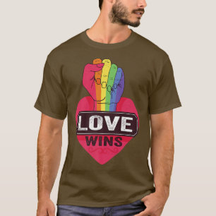 Camiseta El amor gana la pareja gay arcoiris resiste el puñ