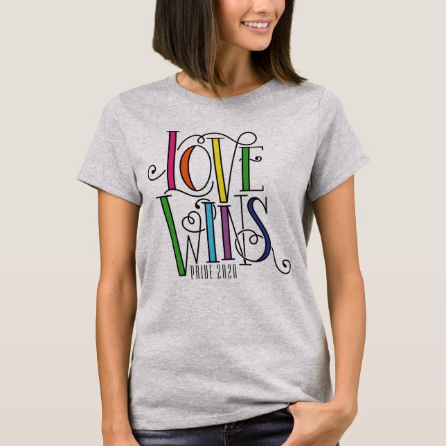 Camiseta El amor gana los colores del arcoiris (Anverso)