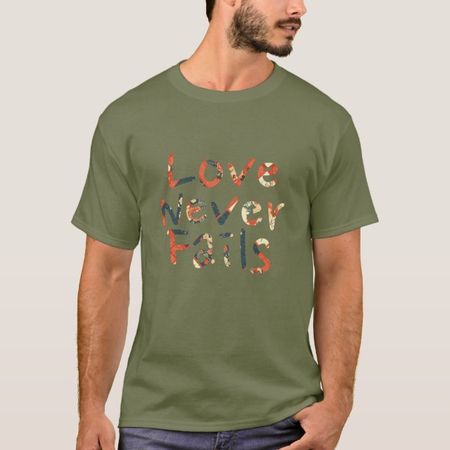 Camiseta El amor nunca falla (Anverso)
